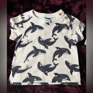 Old navy, 3-6 months 23-27”/12-17 lbs 60% cotton 40% polyester.